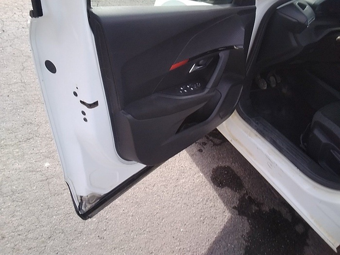 Peugeot 2008 BlueHDi 110 S&S Active 81 kW (110 CV) Vehículo usado en Madrid Peugeot 2008 BlueHDi 110 S&S Active 81 kW (110 CV) Vehículo usado en Madrid