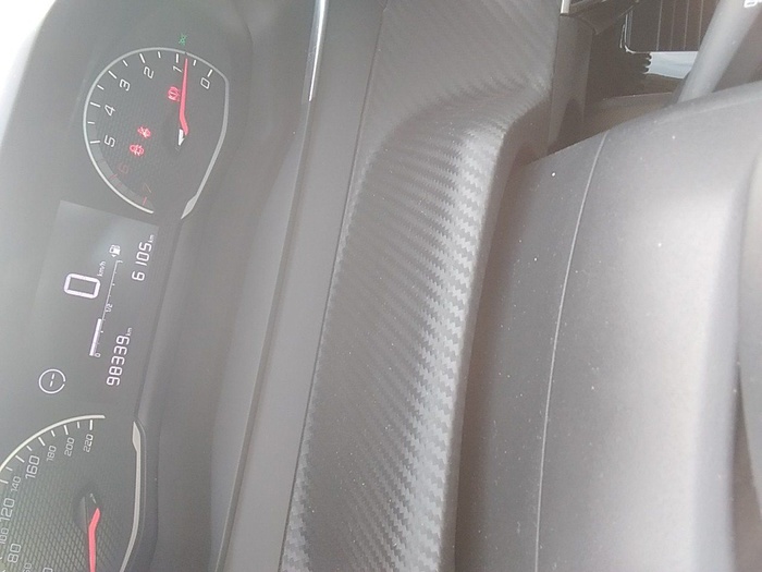 Peugeot 2008 BlueHDi 110 S&S Active 81 kW (110 CV) Vehículo usado en Madrid Peugeot 2008 BlueHDi 110 S&S Active 81 kW (110 CV) Vehículo usado en Madrid