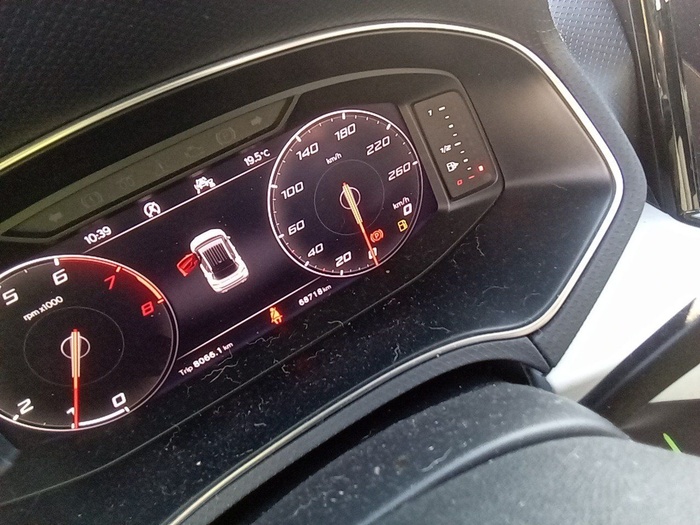 SEAT Arona 1.0 TSI Style 81 kW (110 CV) Vehículo usado en Madrid SEAT Arona 1.0 TSI Style 81 kW (110 CV) Vehículo usado en Madrid