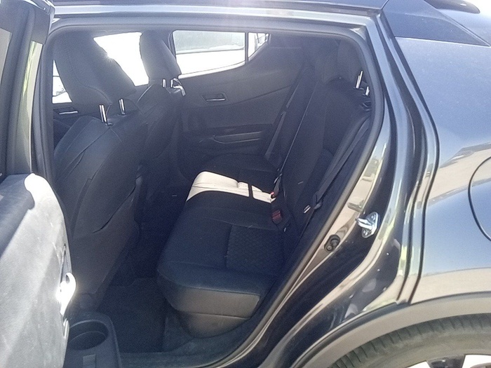 Toyota C-HR 180H Advance 135 kW (184 CV) Vehículo usado en Madrid Toyota C-HR 180H Advance 135 kW (184 CV) Vehículo usado en Madrid