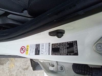 Toyota C-HR 1.8 125H Active 90 kW (122 CV) 15 Toyota C-HR 1.8 125H Active 90 kW (122 CV) 15