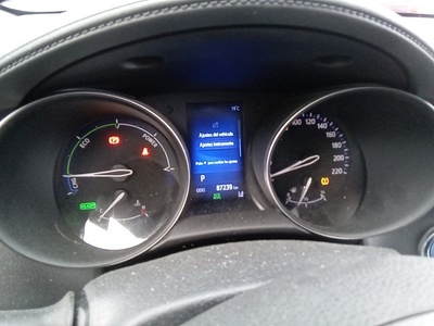 Toyota C-HR 1.8 125H Active 90 kW (122 CV) 8 Toyota C-HR 1.8 125H Active 90 kW (122 CV) 8