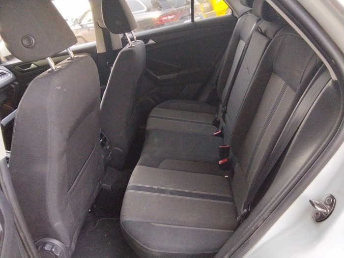 Volkswagen T-Roc Advance 1.5 TSI 110 kW (150 CV) DSG Vehículo usado en Madrid Volkswagen T-Roc Advance 1.5 TSI 110 kW (150 CV) DSG Vehículo usado en Madrid