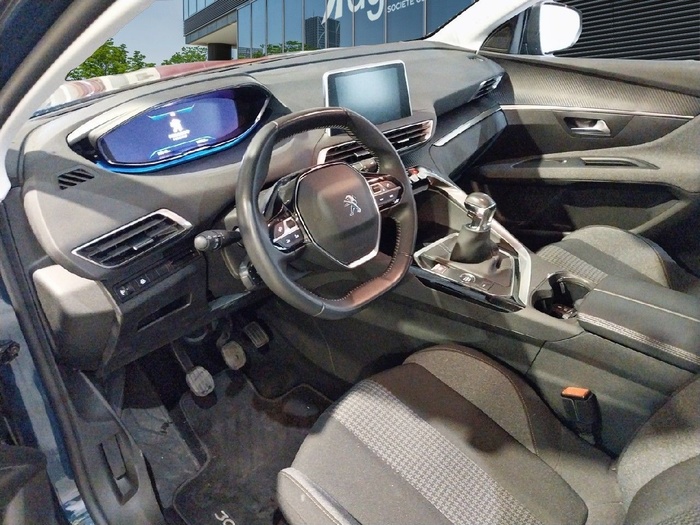 Peugeot 3008 BlueHDi 130 S&S Active Pack 96 kW (130 CV) Vehículo usado en Madrid Peugeot 3008 BlueHDi 130 S&S Active Pack 96 kW (130 CV) Vehículo usado en Madrid