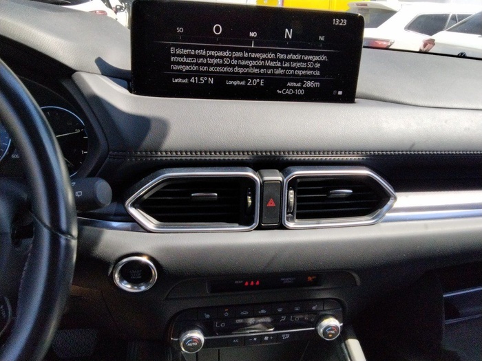 Mazda CX-5 2.2 DE Homura AT 135 kW (184 CV) Vehículo usado en Madrid Mazda CX-5 2.2 DE Homura AT 135 kW (184 CV) Vehículo usado en Madrid