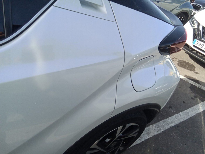 Toyota C-HR 1.8 125H Advance 90 kW (122 CV) Vehículo usado en Madrid Toyota C-HR 1.8 125H Advance 90 kW (122 CV) Vehículo usado en Madrid