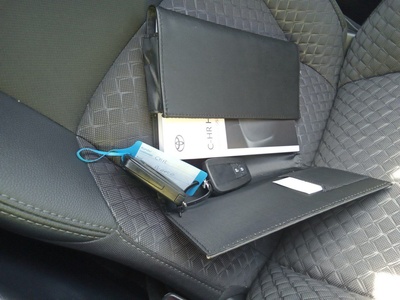 Toyota C-HR 1.8 125H Advance 90 kW (122 CV) 10 Toyota C-HR 1.8 125H Advance 90 kW (122 CV) 10