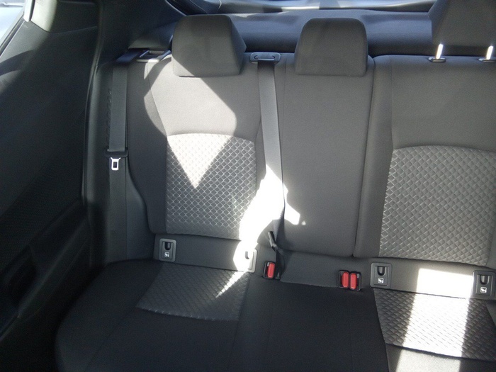 Toyota C-HR 1.8 125H Advance 90 kW (122 CV) Vehículo usado en Madrid Toyota C-HR 1.8 125H Advance 90 kW (122 CV) Vehículo usado en Madrid