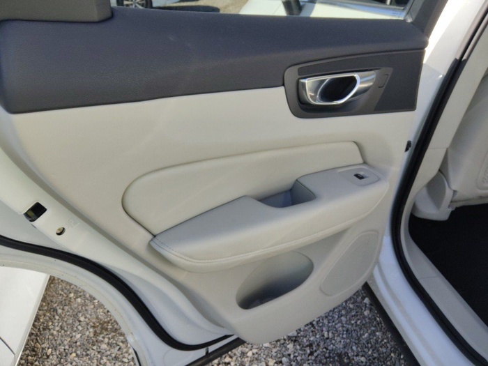 Volvo XC60 B4 D Inscription Auto 145 kW (197 CV) Vehículo usado en Madrid Volvo XC60 B4 D Inscription Auto 145 kW (197 CV) Vehículo usado en Madrid