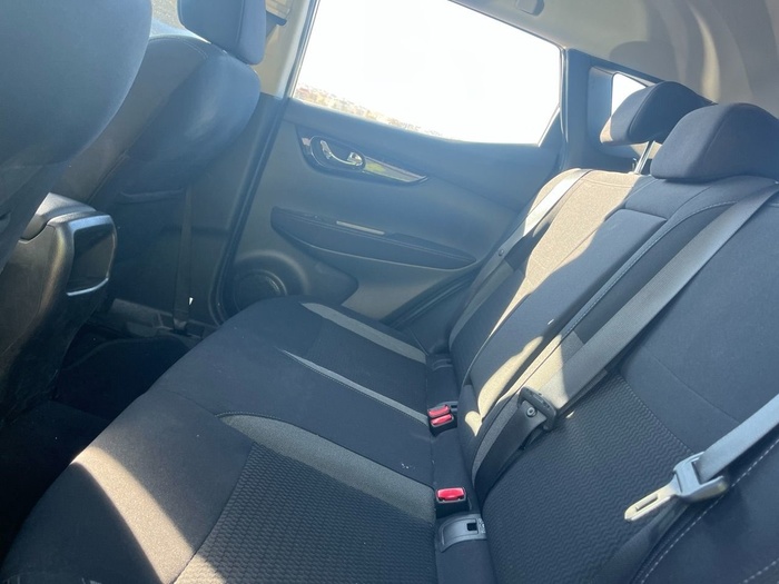 Nissan Qashqai DIG-T 140 mHEV Acenta 4x2 103 kW (140 CV) Vehículo usado en Madrid Nissan Qashqai DIG-T 140 mHEV Acenta 4x2 103 kW (140 CV) Vehículo usado en Madrid