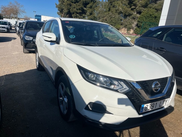 Nissan Qashqai DIG-T 140 mHEV Acenta 4x2 103 kW (140 CV) Vehículo usado en Madrid Nissan Qashqai DIG-T 140 mHEV Acenta 4x2 103 kW (140 CV) Vehículo usado en Madrid