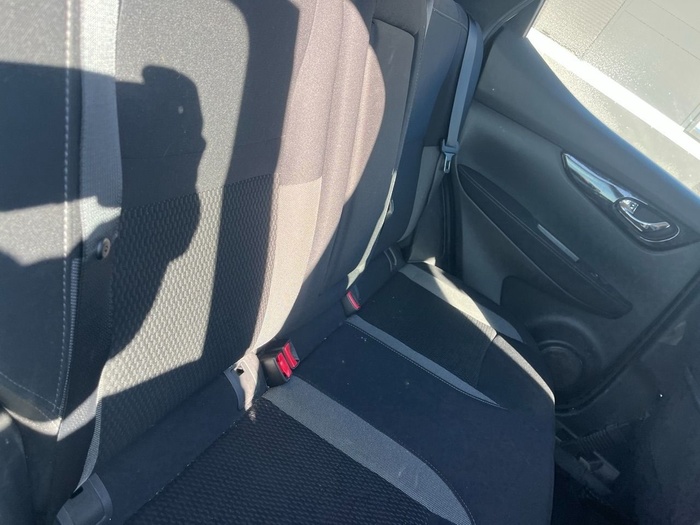 Nissan Qashqai DIG-T 140 mHEV Acenta 4x2 103 kW (140 CV) Vehículo usado en Madrid Nissan Qashqai DIG-T 140 mHEV Acenta 4x2 103 kW (140 CV) Vehículo usado en Madrid