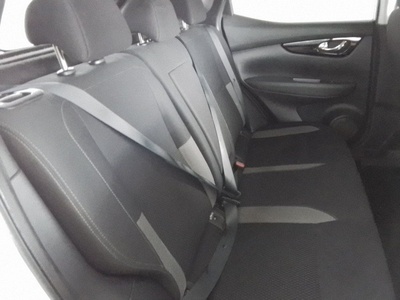 Nissan Qashqai DIG-T 140 Acenta 4x2 103 kW (140 CV) 15 Nissan Qashqai DIG-T 140 Acenta 4x2 103 kW (140 CV) 15