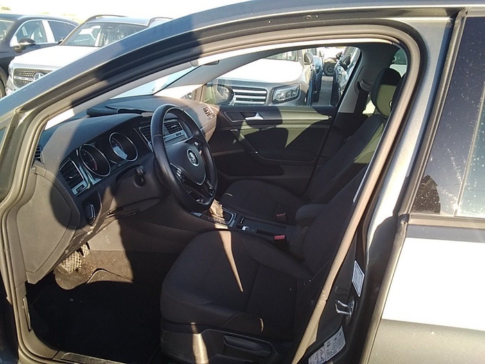 Volkswagen Golf Advance 1.6 TDI 85 kW (115 CV) DSG Vehículo usado en Madrid Volkswagen Golf Advance 1.6 TDI 85 kW (115 CV) DSG Vehículo usado en Madrid