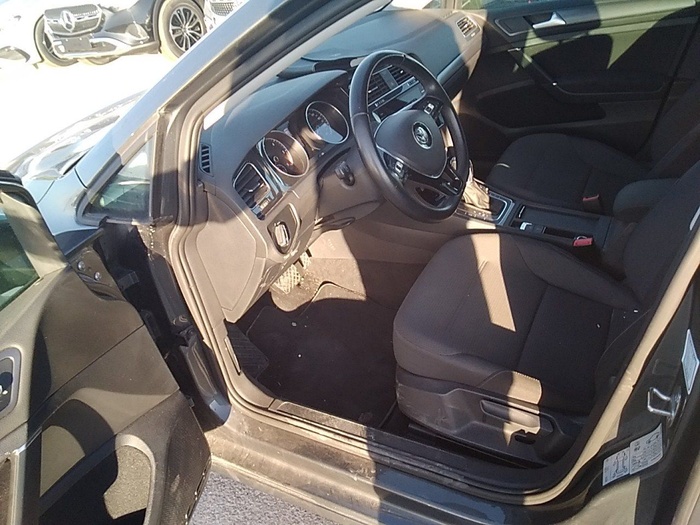 Volkswagen Golf Advance 1.6 TDI 85 kW (115 CV) DSG Vehículo usado en Madrid Volkswagen Golf Advance 1.6 TDI 85 kW (115 CV) DSG Vehículo usado en Madrid