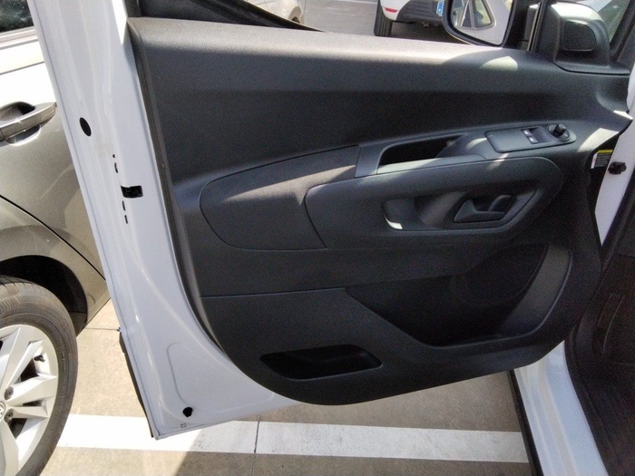 Peugeot Rifter Active Business Standard BlueHDi 73 kW (100 CV) Vehículo usado en Madrid Peugeot Rifter Active Business Standard BlueHDi 73 kW (100 CV) Vehículo usado en Madrid