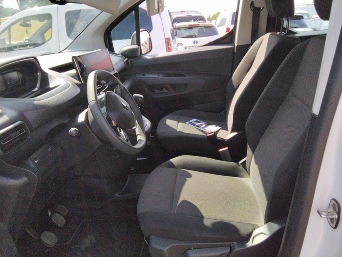 Peugeot Rifter Active Business Standard BlueHDi 73 kW (100 CV) Vehículo usado en Madrid Peugeot Rifter Active Business Standard BlueHDi 73 kW (100 CV) Vehículo usado en Madrid