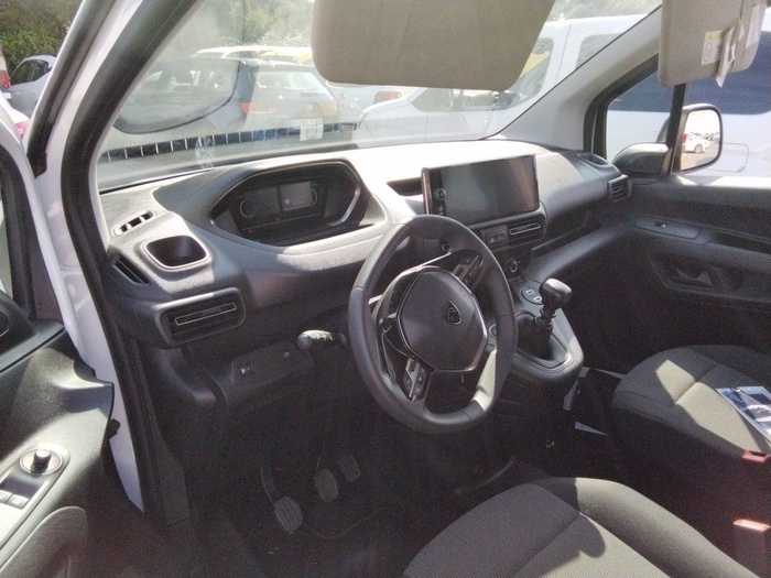 Peugeot Rifter Active Business Standard BlueHDi 73 kW (100 CV) Vehículo usado en Madrid Peugeot Rifter Active Business Standard BlueHDi 73 kW (100 CV) Vehículo usado en Madrid