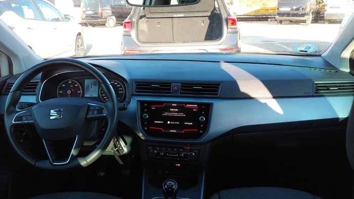 SEAT Arona 1.6 TDI Ecomotive Style 70 kW (95 CV) Vehículo usado en Madrid SEAT Arona 1.6 TDI Ecomotive Style 70 kW (95 CV) Vehículo usado en Madrid