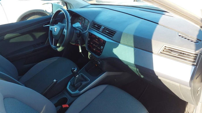 SEAT Arona 1.6 TDI Ecomotive Style 70 kW (95 CV) Vehículo usado en Madrid SEAT Arona 1.6 TDI Ecomotive Style 70 kW (95 CV) Vehículo usado en Madrid