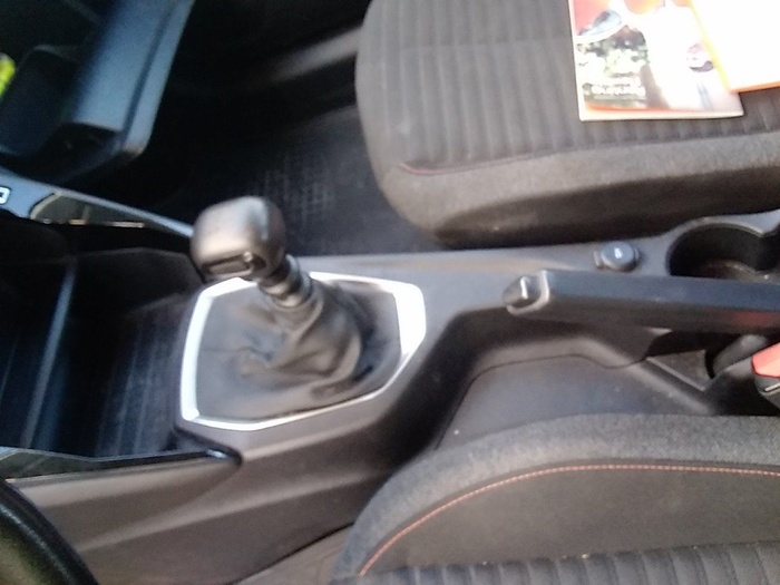 Peugeot 208 BlueHDi 100 Active 75 kW (100 CV) Vehículo usado en Madrid Peugeot 208 BlueHDi 100 Active 75 kW (100 CV) Vehículo usado en Madrid