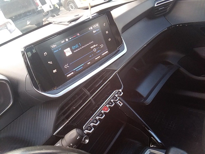 Peugeot 208 BlueHDi 100 Active 75 kW (100 CV) Vehículo usado en Madrid Peugeot 208 BlueHDi 100 Active 75 kW (100 CV) Vehículo usado en Madrid