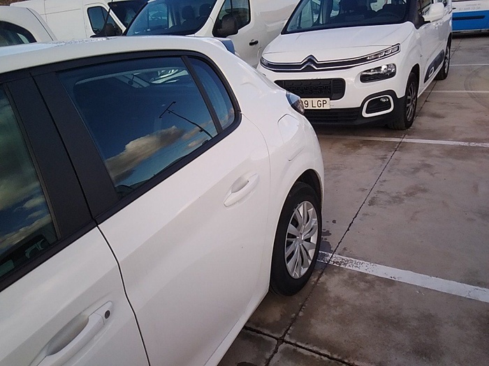 Peugeot 208 BlueHDi 100 Active 75 kW (100 CV) Vehículo usado en Madrid Peugeot 208 BlueHDi 100 Active 75 kW (100 CV) Vehículo usado en Madrid