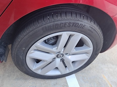 Renault Clio Intens Blue dCi 74 kW (100 CV) 9 Renault Clio Intens Blue dCi 74 kW (100 CV) 9