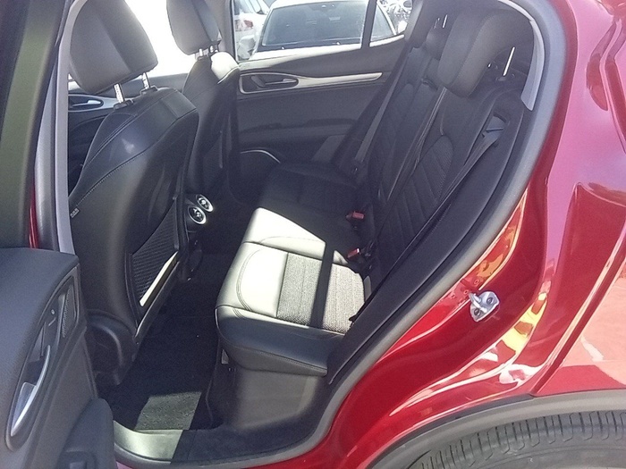 Alfa Romeo Stelvio 2.2 Diésel Sprint+ Q4 140 kW (190 CV) Vehículo usado en Madrid Alfa Romeo Stelvio 2.2 Diésel Sprint+ Q4 140 kW (190 CV) Vehículo usado en Madrid