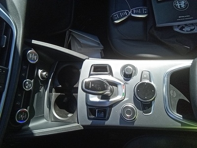 Alfa Romeo Stelvio 2.2 Diésel Sprint+ Q4 140 kW (190 CV) 14 Alfa Romeo Stelvio 2.2 Diésel Sprint+ Q4 140 kW (190 CV) 14
