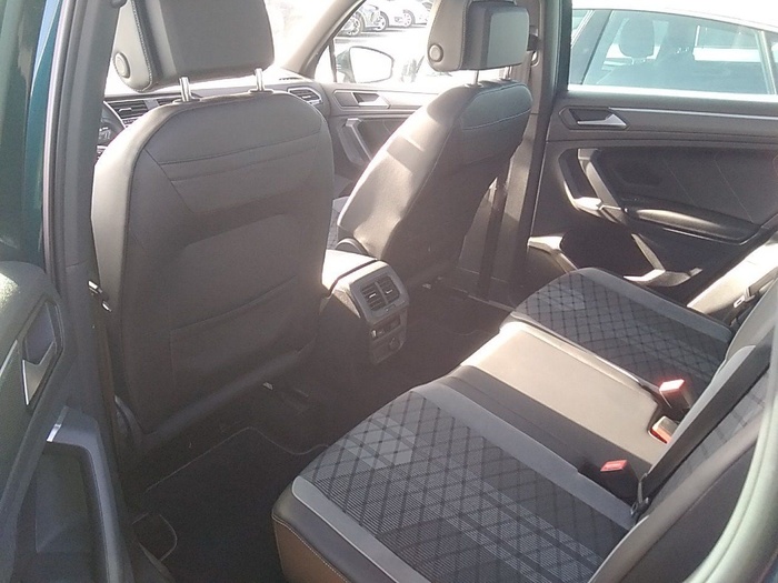 Volkswagen Tiguan R-Line 2.0 TDI 110 kW (150 CV) DSG Vehículo usado en Madrid Volkswagen Tiguan R-Line 2.0 TDI 110 kW (150 CV) DSG Vehículo usado en Madrid