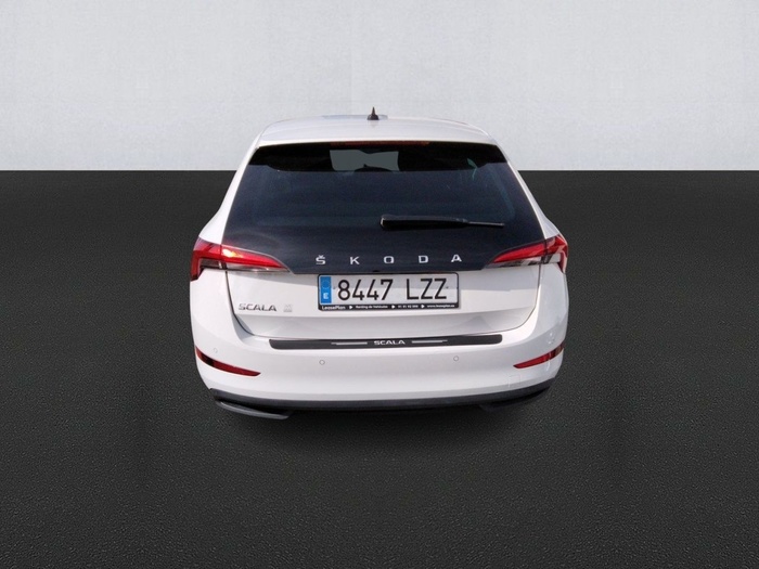 Skoda Scala 1.0 TSI Ambition 70 kW (95 CV) Vehículo usado en Madrid Skoda Scala 1.0 TSI Ambition 70 kW (95 CV) Vehículo usado en Madrid