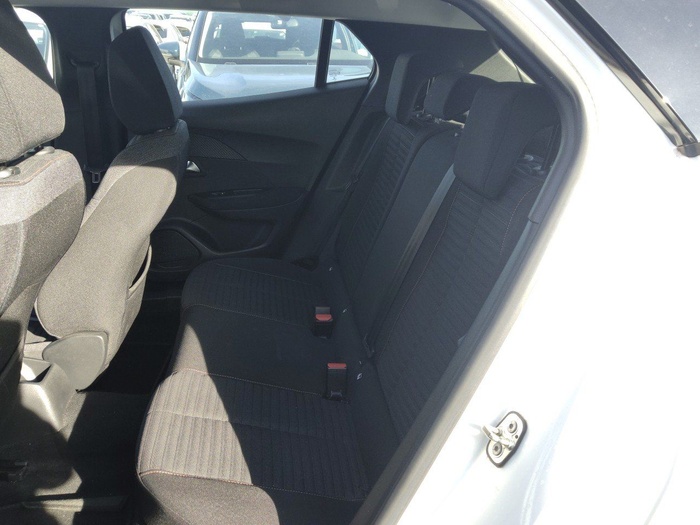 Peugeot 2008 BlueHDi 110 S&S Active 81 kW (110 CV) Vehículo usado en Madrid Peugeot 2008 BlueHDi 110 S&S Active 81 kW (110 CV) Vehículo usado en Madrid