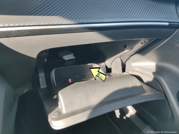 Peugeot 2008 BlueHDi 110 S&S Active 81 kW (110 CV) Vehículo usado en Madrid Peugeot 2008 BlueHDi 110 S&S Active 81 kW (110 CV) Vehículo usado en Madrid