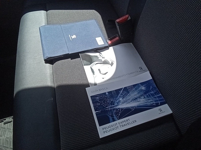 Peugeot Expert Furgon BlueHDi 120 S&S Pro Standard 88 kW (120 CV) Vehículo usado en Madrid Peugeot Expert Furgon BlueHDi 120 S&S Pro Standard 88 kW (120 CV) Vehículo usado en Madrid