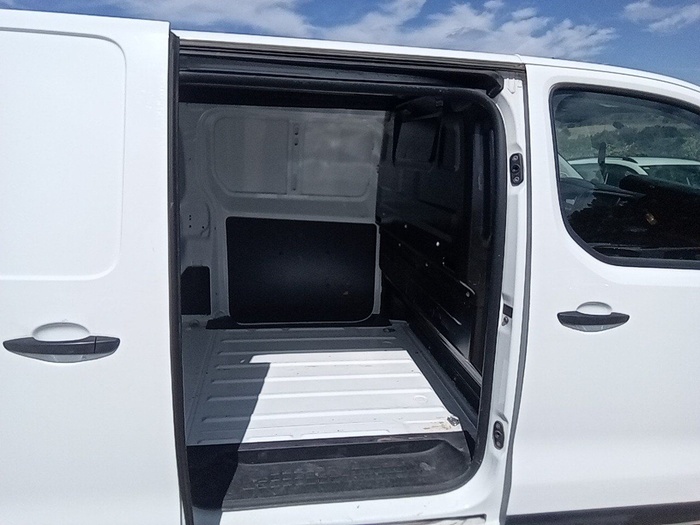 Peugeot Expert Furgon BlueHDi 120 S&S Pro Standard 88 kW (120 CV) Vehículo usado en Madrid Peugeot Expert Furgon BlueHDi 120 S&S Pro Standard 88 kW (120 CV) Vehículo usado en Madrid