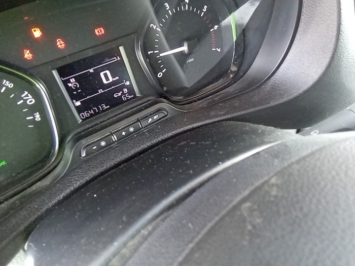 Peugeot Expert Furgon BlueHDi 120 S&S Pro Standard 88 kW (120 CV) Vehículo usado en Madrid Peugeot Expert Furgon BlueHDi 120 S&S Pro Standard 88 kW (120 CV) Vehículo usado en Madrid