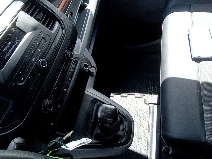 Peugeot Expert Furgon BlueHDi 120 S&S Pro Standard 88 kW (120 CV) Vehículo usado en Madrid Peugeot Expert Furgon BlueHDi 120 S&S Pro Standard 88 kW (120 CV) Vehículo usado en Madrid