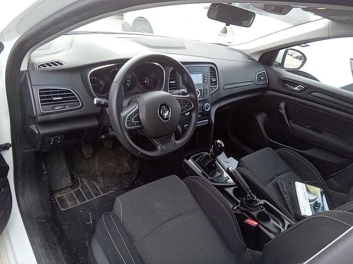 Renault Megane Life Blue dCi 70 kW (95 CV) Vehículo usado en Madrid Renault Megane Life Blue dCi 70 kW (95 CV) Vehículo usado en Madrid