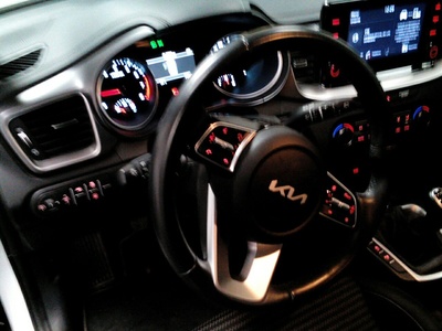 Kia XCeed 1.0 T-GDi Drive 88 kW (120 CV) 7 Kia XCeed 1.0 T-GDi Drive 88 kW (120 CV) 7