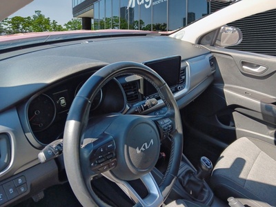 Kia Stonic 1.0 T-GDi MHEV iMT Concept 74 kW (100 CV) 7 Kia Stonic 1.0 T-GDi MHEV iMT Concept 74 kW (100 CV) 7