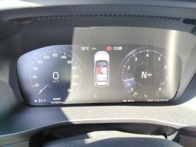 Volvo XC40 T3 R-Design 120 kW (163 CV) 8 Volvo XC40 T3 R-Design 120 kW (163 CV) 8
