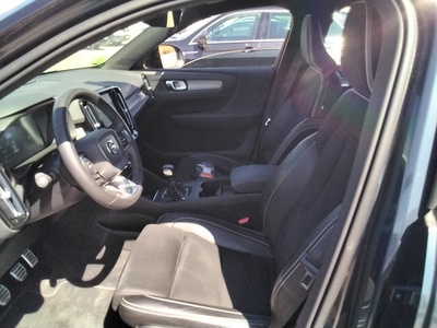 Volvo XC40 T3 R-Design 120 kW (163 CV) 7 Volvo XC40 T3 R-Design 120 kW (163 CV) 7