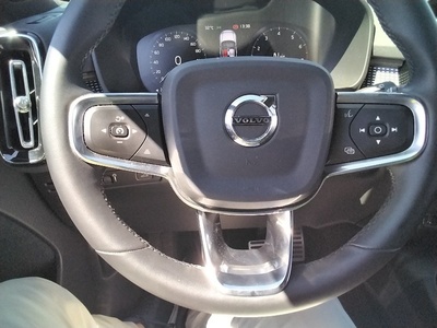Volvo XC40 T3 R-Design 120 kW (163 CV) 15 Volvo XC40 T3 R-Design 120 kW (163 CV) 15