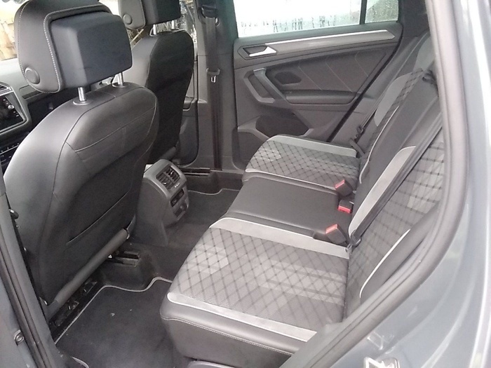 Volkswagen Tiguan R-Line 2.0 TDI 110 kW (150 CV) DSG Vehículo usado en Madrid Volkswagen Tiguan R-Line 2.0 TDI 110 kW (150 CV) DSG Vehículo usado en Madrid