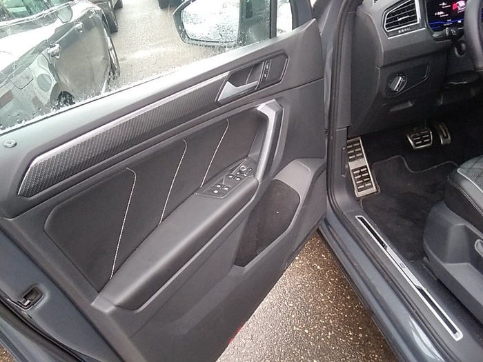 Volkswagen Tiguan R-Line 2.0 TDI 110 kW (150 CV) DSG Vehículo usado en Madrid Volkswagen Tiguan R-Line 2.0 TDI 110 kW (150 CV) DSG Vehículo usado en Madrid