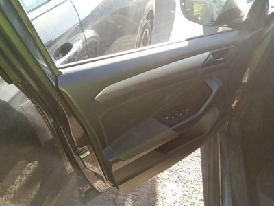 Volkswagen T-Roc Life 2.0 TDI 85 kW (115 CV) 11 Volkswagen T-Roc Life 2.0 TDI 85 kW (115 CV) 11