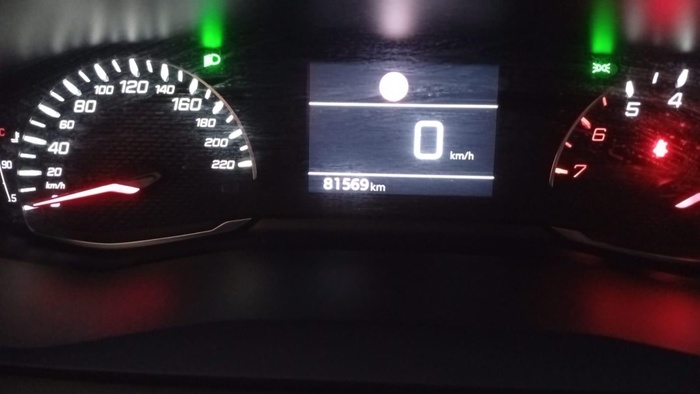 Peugeot 2008 BlueHDi 110 S&S Active Pack 81 kW (110 CV) Vehículo usado en Madrid Peugeot 2008 BlueHDi 110 S&S Active Pack 81 kW (110 CV) Vehículo usado en Madrid