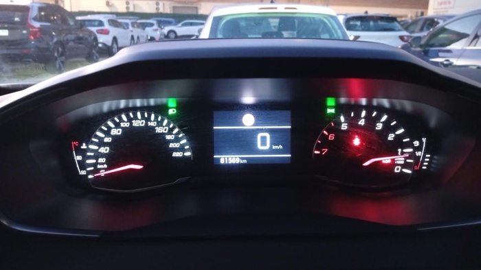 Peugeot 2008 BlueHDi 110 S&S Active Pack 81 kW (110 CV) Vehículo usado en Madrid Peugeot 2008 BlueHDi 110 S&S Active Pack 81 kW (110 CV) Vehículo usado en Madrid