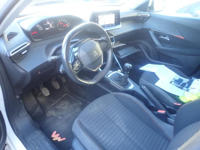 Peugeot 2008 BlueHDi 110 S&S Active Pack 81 kW (110 CV) Vehículo usado en Madrid Peugeot 2008 BlueHDi 110 S&S Active Pack 81 kW (110 CV) Vehículo usado en Madrid